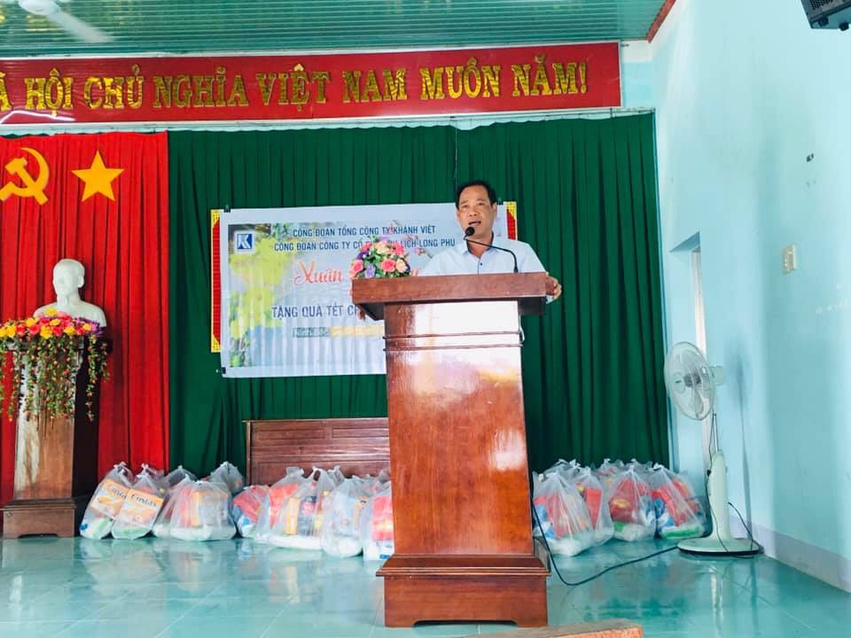 Tang-qua-tet-cho-ho-ngheo-xa-ninh-loc-2020