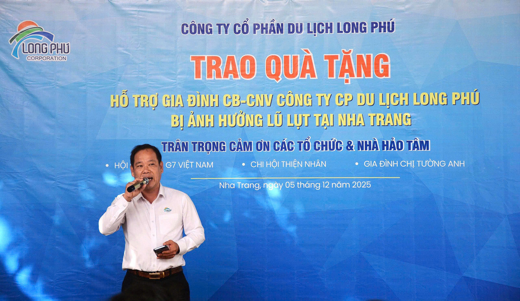 trao-qua-tang-ho-tro-lu-lut-2025-longphutourist-07.jpg