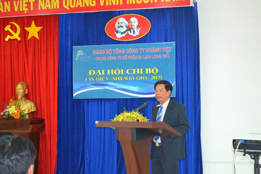  Đ/c: Đặng Thái Luyện- bí thư chi bộ đọc báo cáo kết quả thực hiện Nghị quyết Đại hội Chi bộ nhiệm kỳ 2013 – 2015