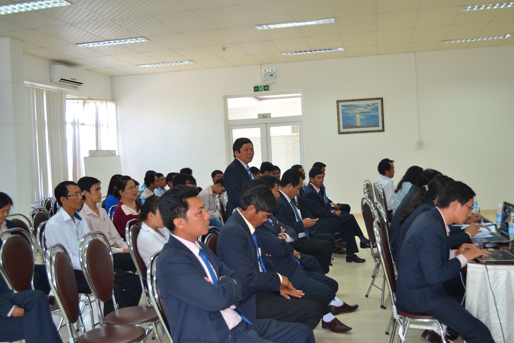 Đảng viên đã trao đổi và thảo luận các ý kiến