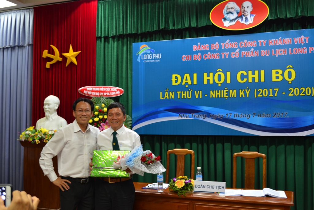 Dai-hoi-chi-bo-nhiem-ky-VI-10