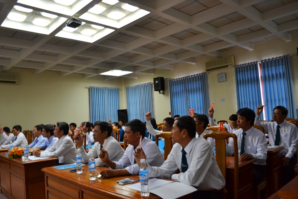 Dai-hoi-chi-bo-nhiem-ky-VI-4