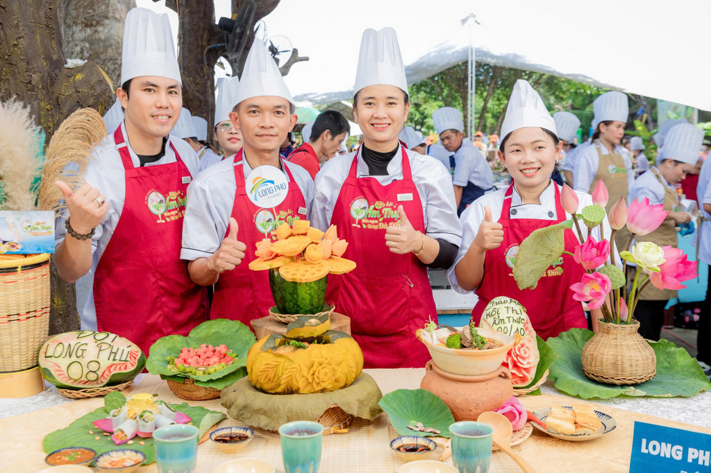 hoi-thi-ngay-hoi-am-thuc-mon-ngon-tu-thit-da-dieu