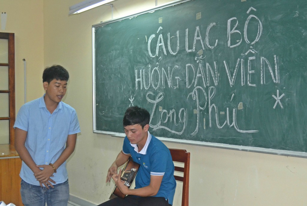 cau-lac-bo-huong-dan-vien-long-phu-5