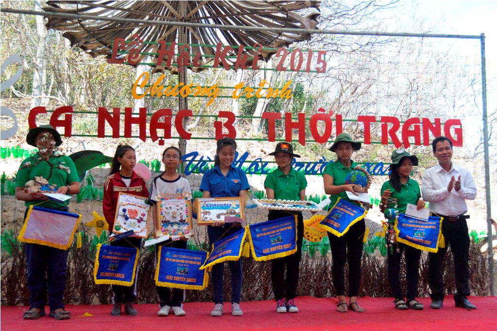 le-hoi-khi-monkey-festival-2015