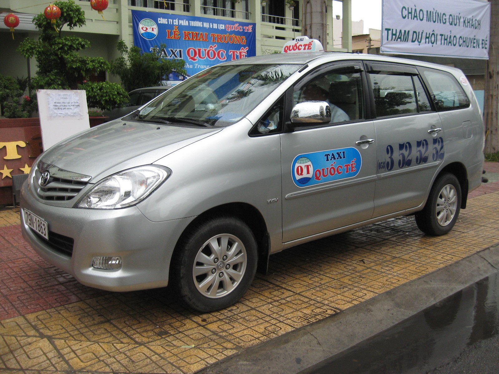 taxi-quoc-te