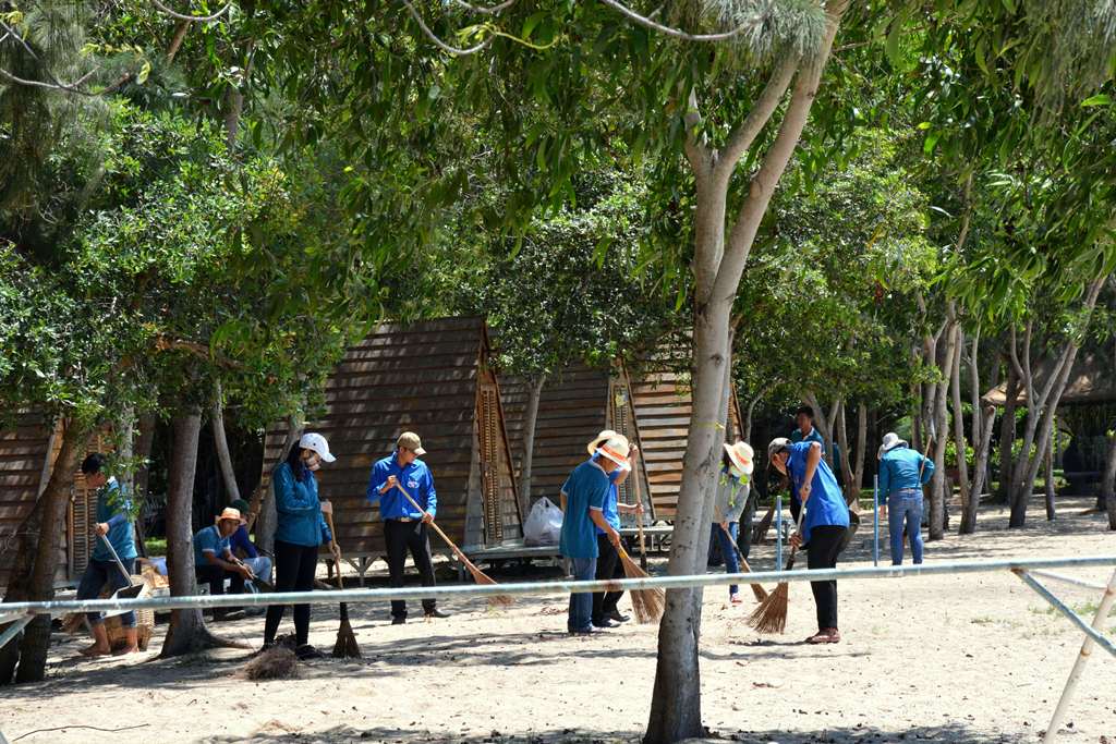 lam-cho-the-gioi-sach-hon-2017-11