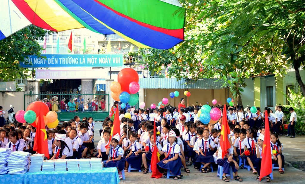 le-khai-giang-nam-hoc-moi-truong-th-vinh-luong